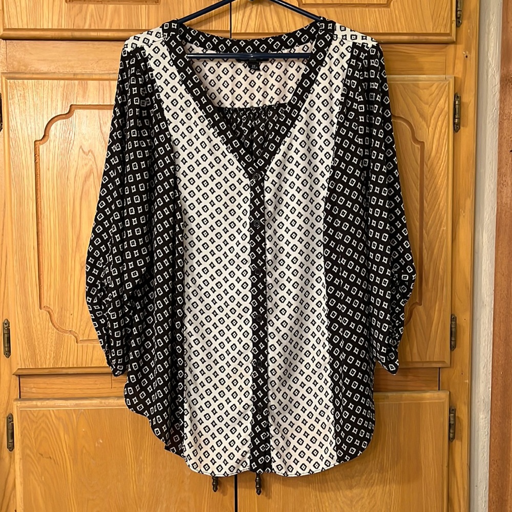 AGB sheer black & white blouse size 2X